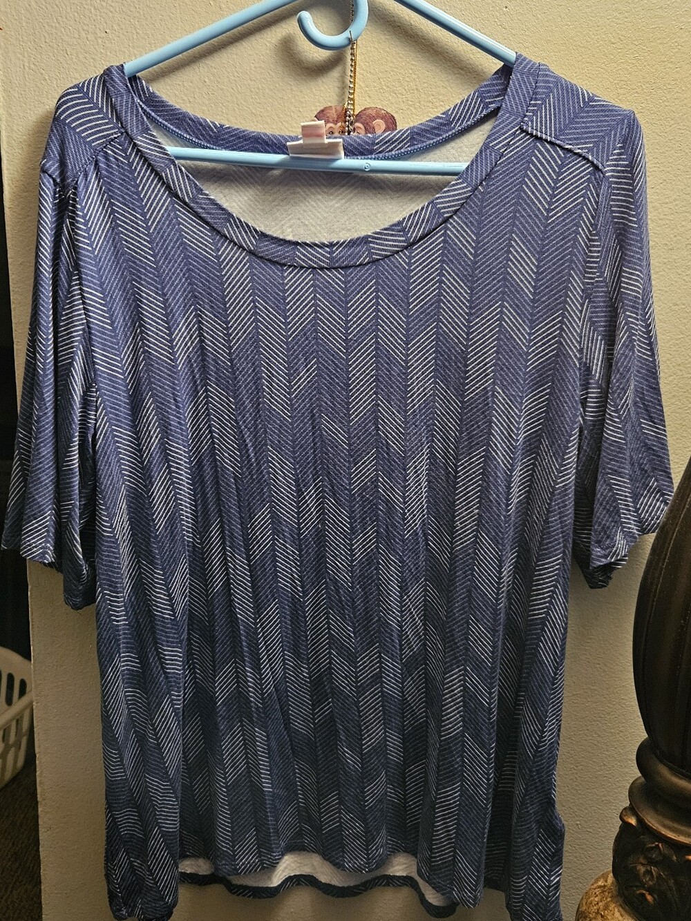 LuLaRoe Boyfriend T-Shirt in size small